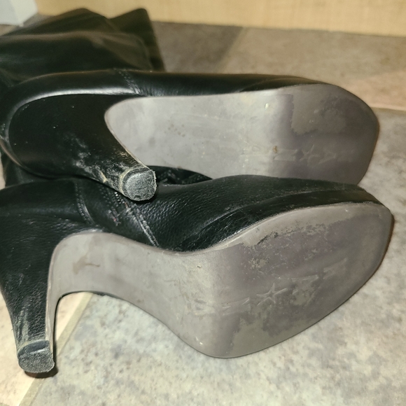 7.5 NaNa Black Leather over the knee boots - Picture 2 of 10